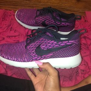 Nike Roshe tennis shoes